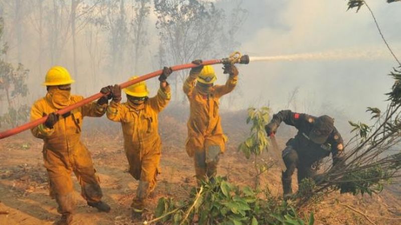 Incendio de gran magnitud camino a El Rodeo