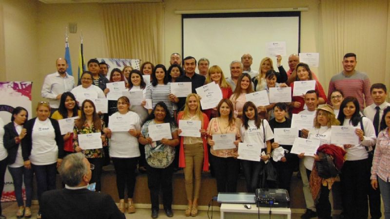 Entregaron más de 500 certificados de capacitación a empleados públicos