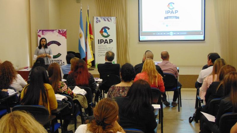 Entregaron más de 500 certificados de capacitación a empleados públicos