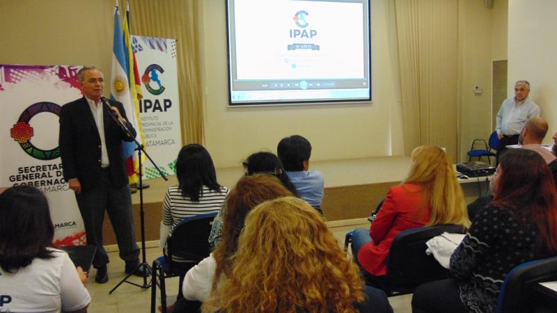 Entregaron más de 500 certificados de capacitación a empleados públicos