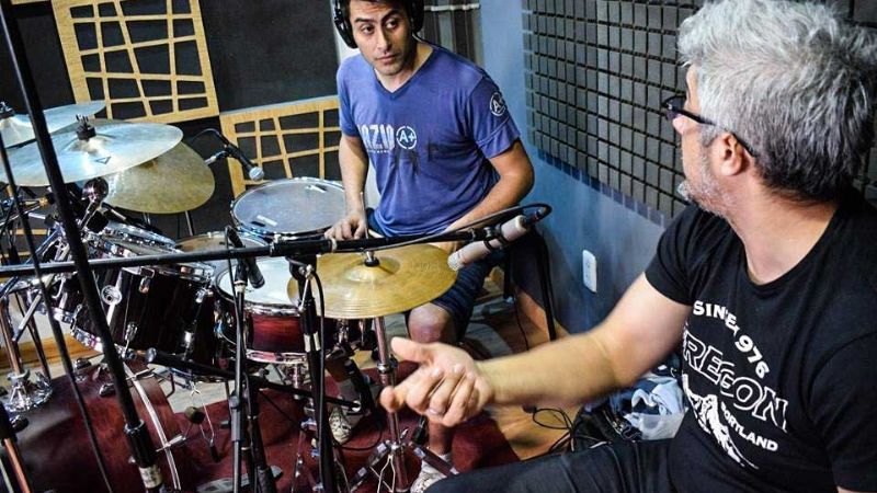 Rocky Costa empezó a grabar su material discográfico