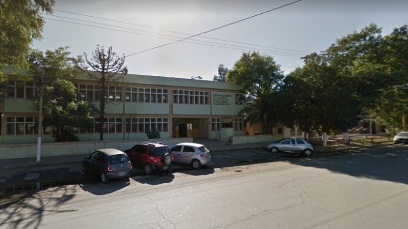 Policías asistieron a un joven en la Escuela de Minería