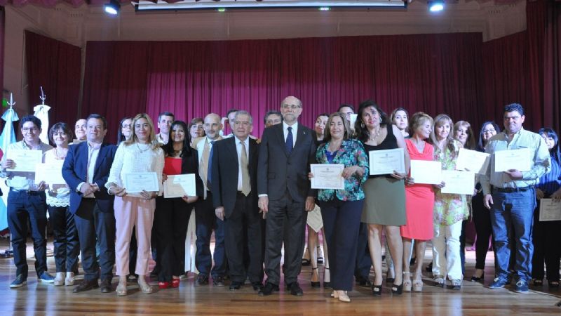 La UNCA diplomó a más de 80 dirigentes políticos