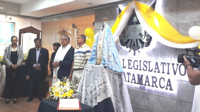 La Virgen inició su recorrido por las instituciones en la Legislatura
