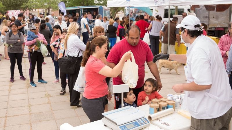 Los vecinos de las 500 coparon el Mercado Social