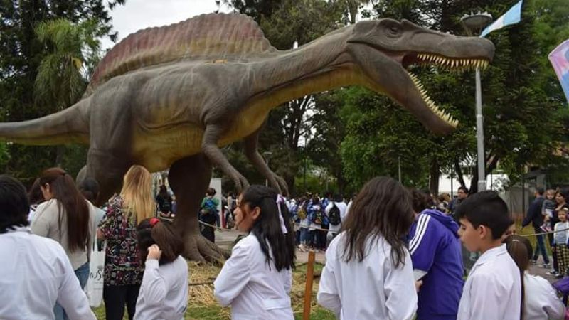Cientos de personas disfrutan de la megamuestra "Catamarca se viste de Ciencia"