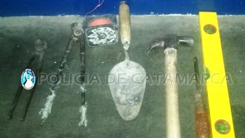 Le robaron las herramientas de trabajo