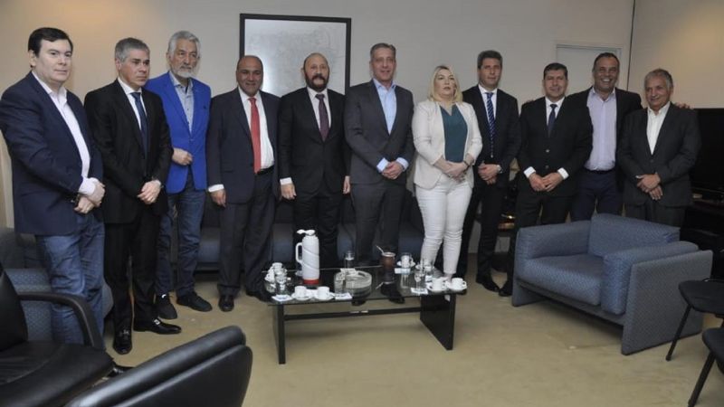 Gobernadores impulsan la unidad peronista