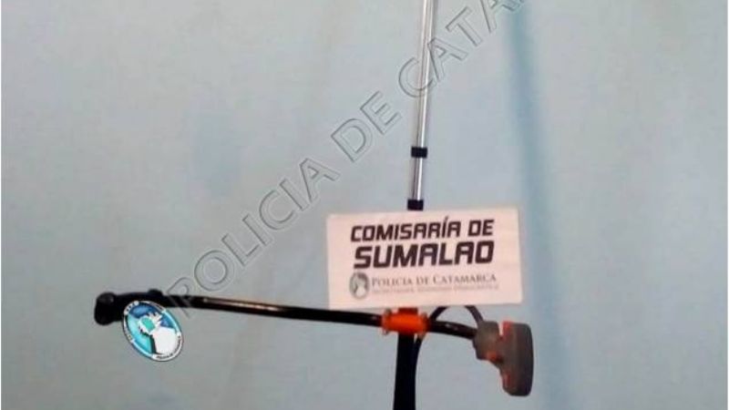 Arrestan a dos personas, secuestran una moto y una desmalezadora