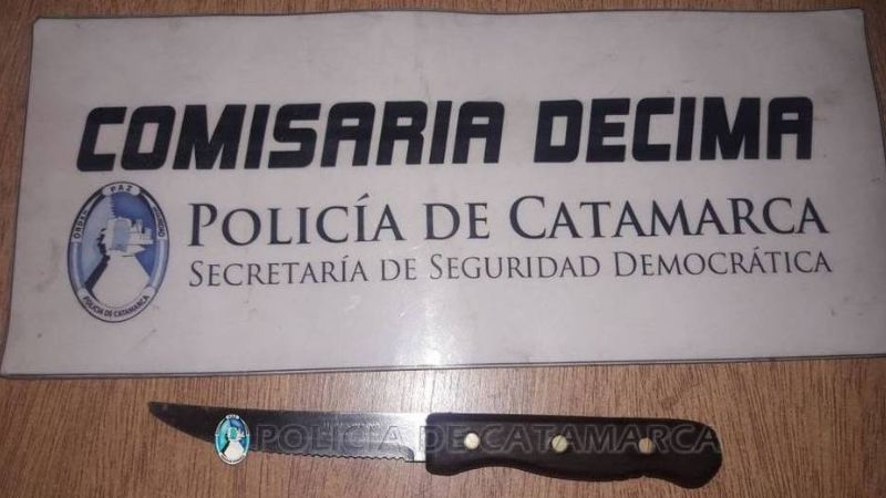 Quiso apuñalar a su padre