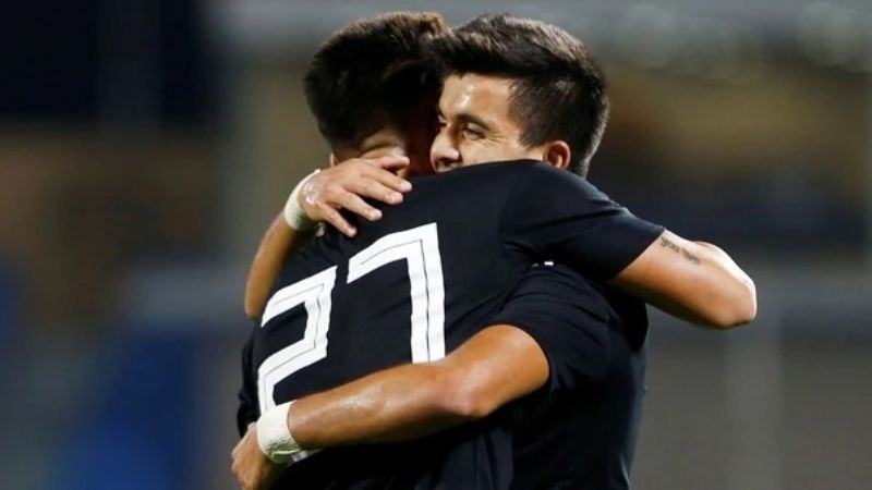 Scaloni ya tiene la cabeza en el partido con Brasil