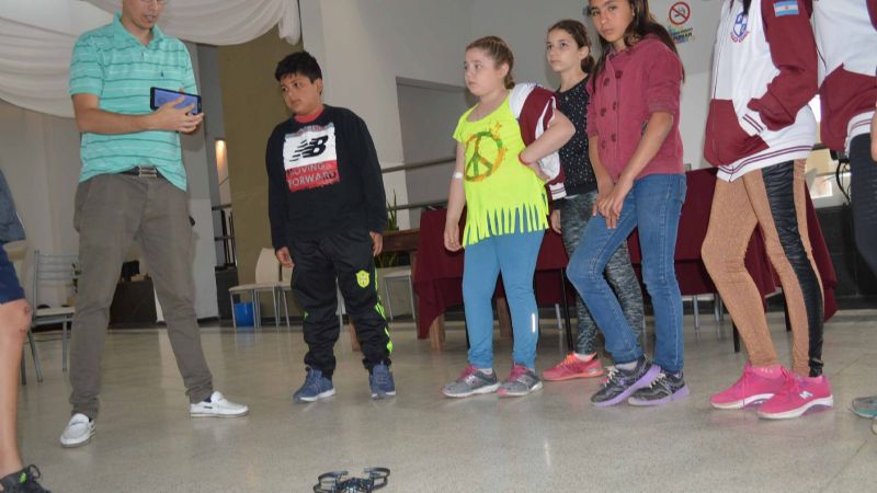 Los chicos del CIIC se divierten con nuevas tecnologías