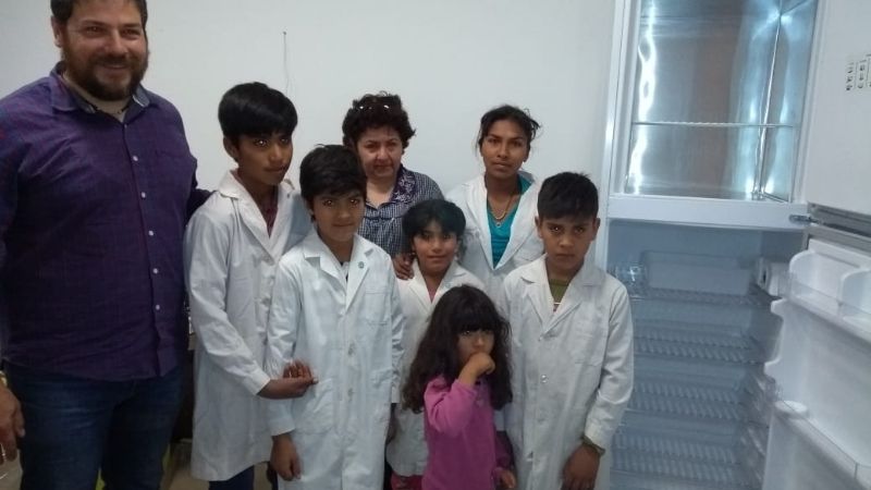 La promoción 93 de La Fray realizó donaciones a escuela de Pomán