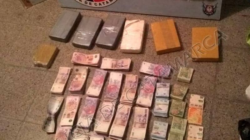 Desbaratan una banda narco, secuestran armas, droga y detienen a varias personas