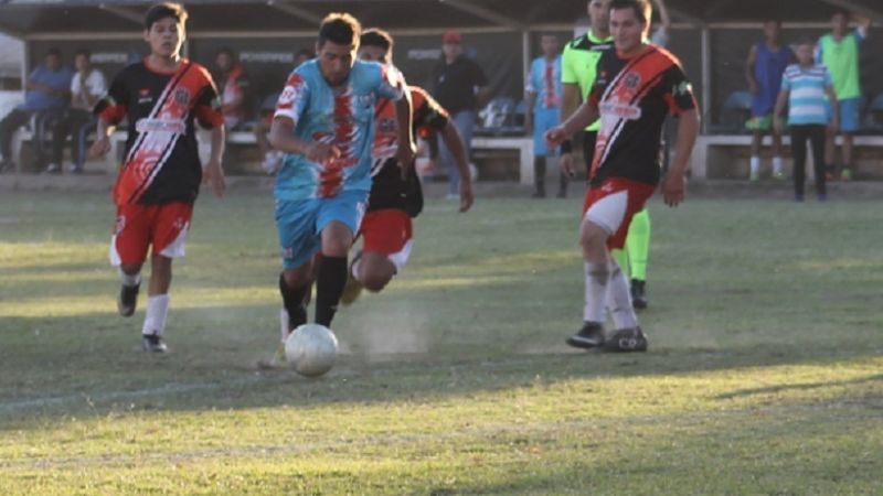 Los Sureños y “el Pelao” Flores frenaron al “Rojito”