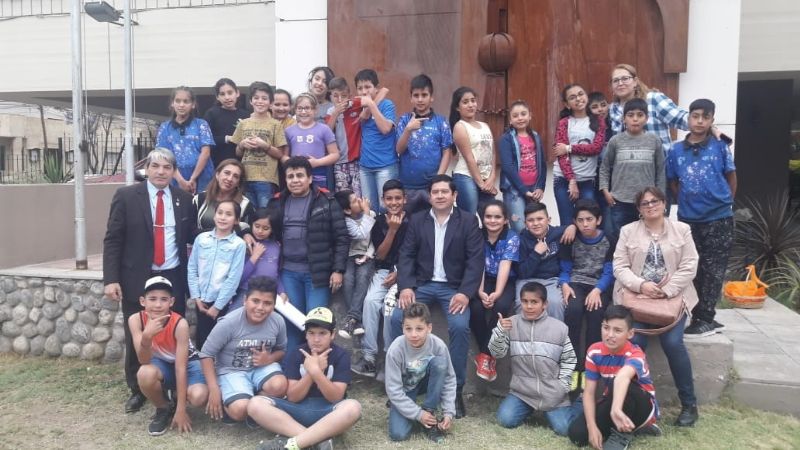 Alumnos de El Alto recorrieron los tres Poderes y Cotalí