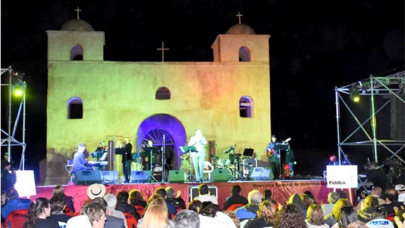 Inolvidable y multitudinario concierto lírico “La Ruta del Adobe se viste de gala”