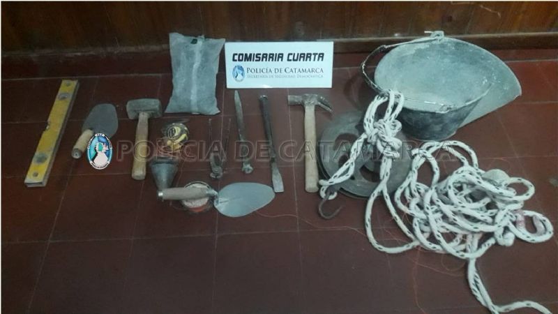 Aprehenden a dos personas y secuestran elementos robados