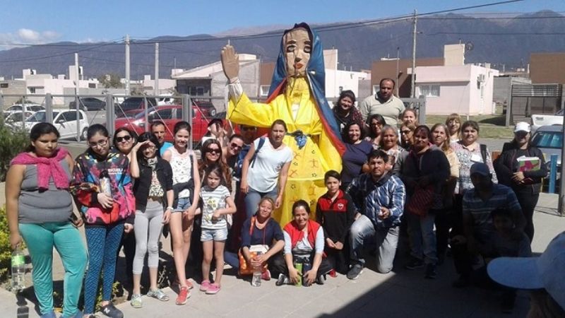 Unos 400 misioneros visitaron los hogares de Valle Chico