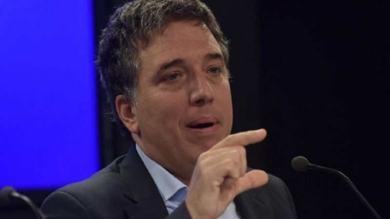 Dujovne admitió que este año caerá el salario real