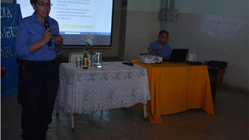 Charla educativa en la Escuela Nº 277 de El Alto