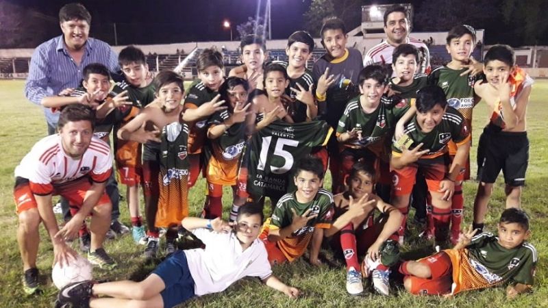 San Antonio y La Carrera avanzan entre pibes chacareros