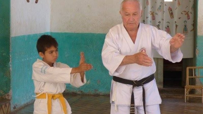 Exámenes en escuela karate en Andalgalá