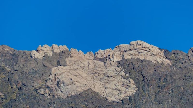 Imperdibles paisajes de Catamarca desde el cerro Crestón