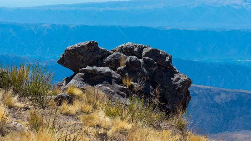 Imperdibles paisajes de Catamarca desde el cerro Crestón