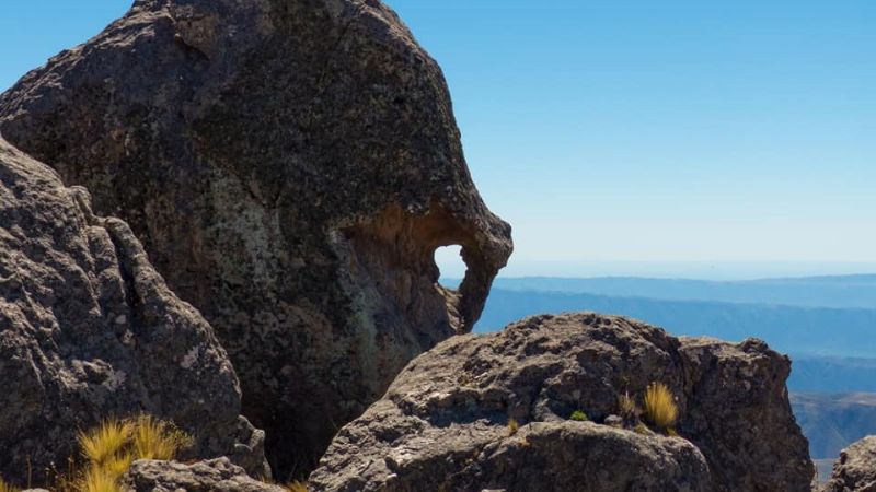 Imperdibles paisajes de Catamarca desde el cerro Crestón