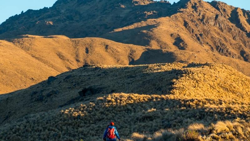 Imperdibles paisajes de Catamarca desde el cerro Crestón