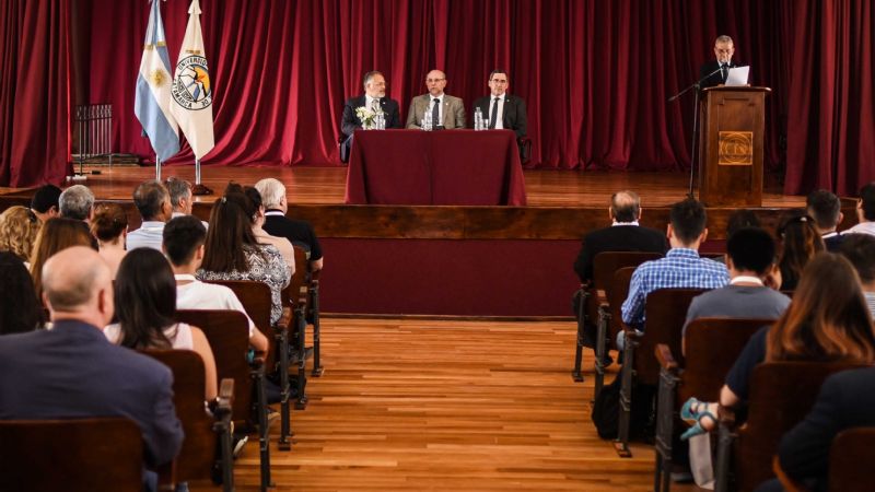 Solá Jais en la inauguración de las Jornadas Argentinas de Tratamiento de Minerales