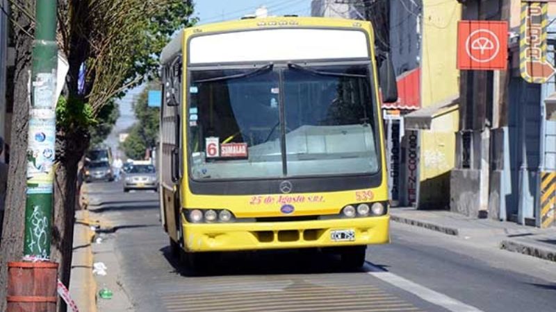 Sigue el paro de colectivos