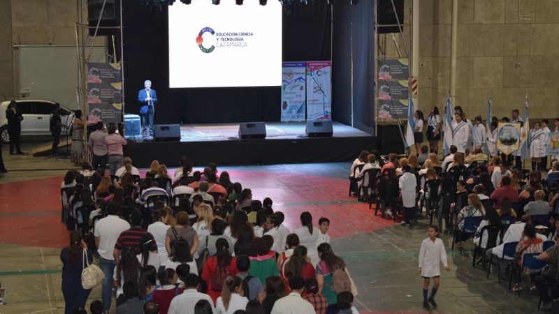 Alumnos ya exponen sus trabajos en la Feria Provincial de Ciencias