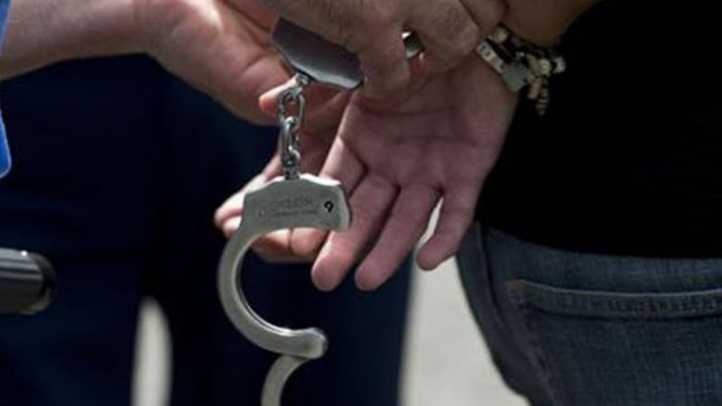 Aprehenden a un hombre por violar una medida judicial