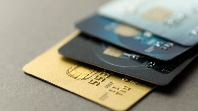 Consumo con tarjeta: las tasas llegan a superar el 100%