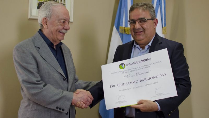 Distinción al doctor Guillermo Barrionuevo  por su trayectoria