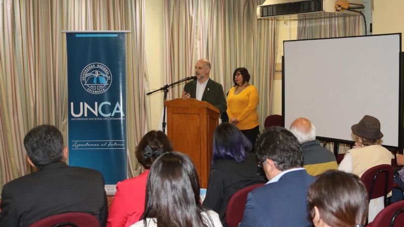 Escritores del NOA participan de encuentro en la UNCA