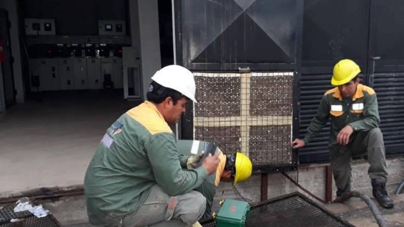 El fuerte temporal derribó postes de energía en el Este provincial