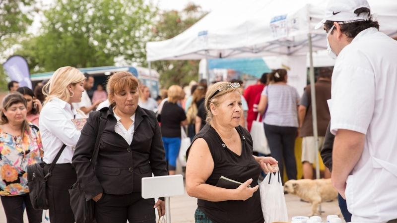 El Mercado Social llega a la plaza de Villa Cubas