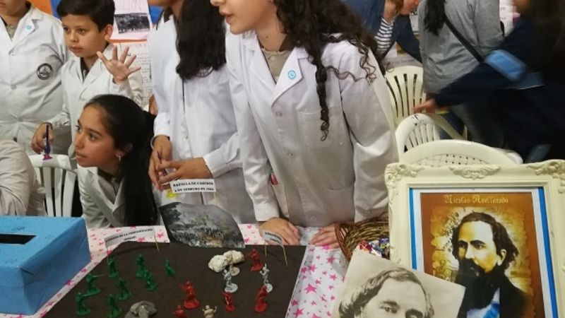 Colorida muestra de Ciencia en el Colegio del Carmen