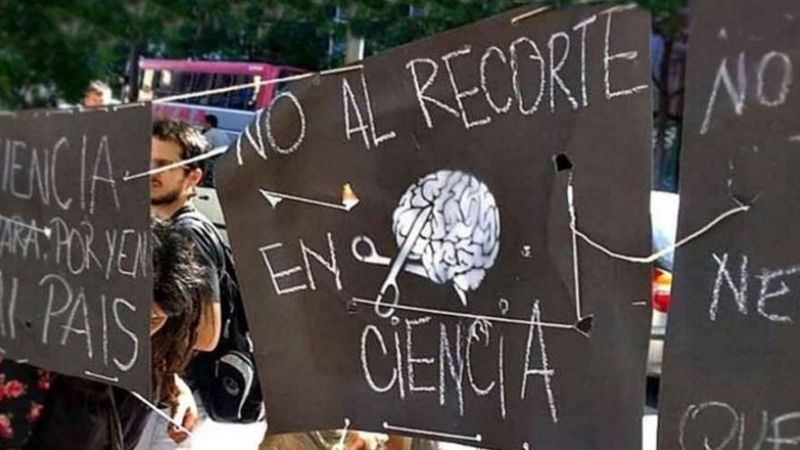 Crítico documento de científicos: hablan de "colapso" y advierten un "nuevo éxodo"