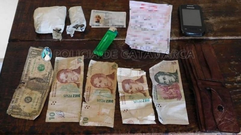 Detienen a dos sujetos que llevaban 100 gramos de marihuana en un colectivo