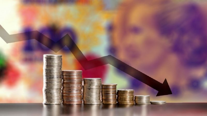 El salario real se desmorona hasta un 20%, la peor caída desde 2002