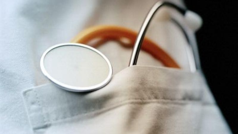 Repercusión nacional sobre médicos jubilados autorizados a trabajar en el interior