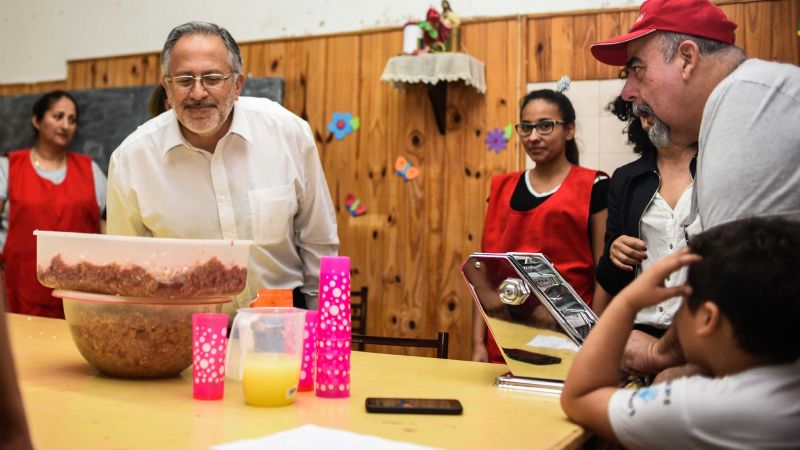 Solá Jais visitó la Escuela para Adultos “Sagrado Corazón de Jesús”