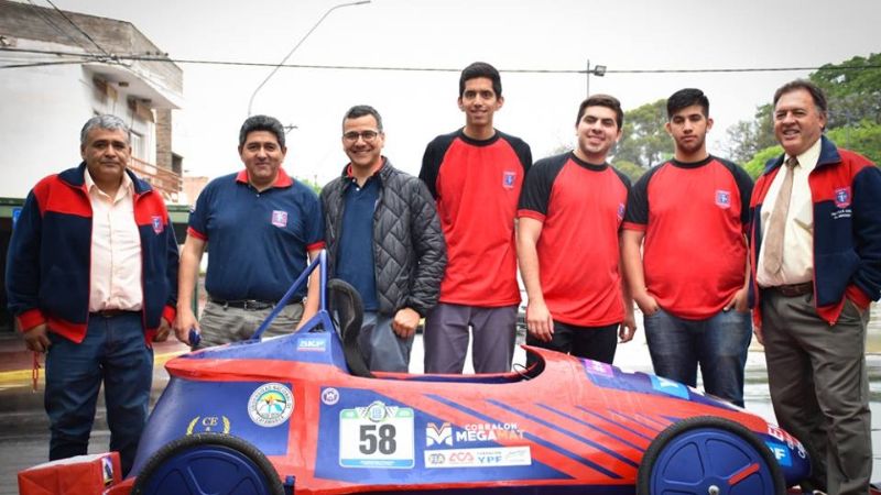 Alumnos de la ENET Nº1 presentaron su auto ecológico