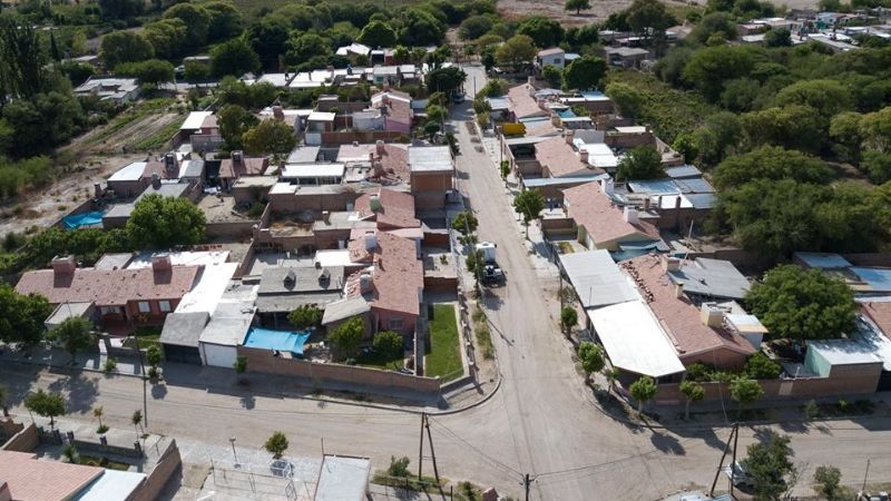 Se realizó el riego de imprimación en el barrio San Juan Bautista