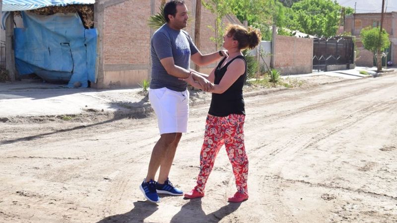 Se realizó el riego de imprimación en el barrio San Juan Bautista