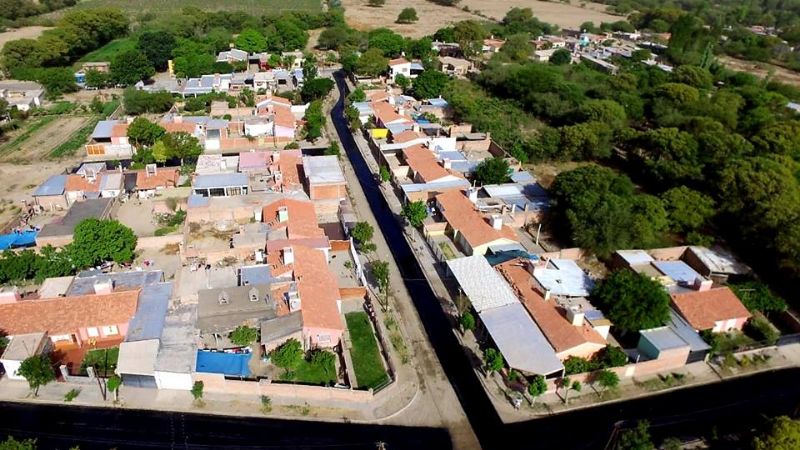 Se realizó el riego de imprimación en el barrio San Juan Bautista